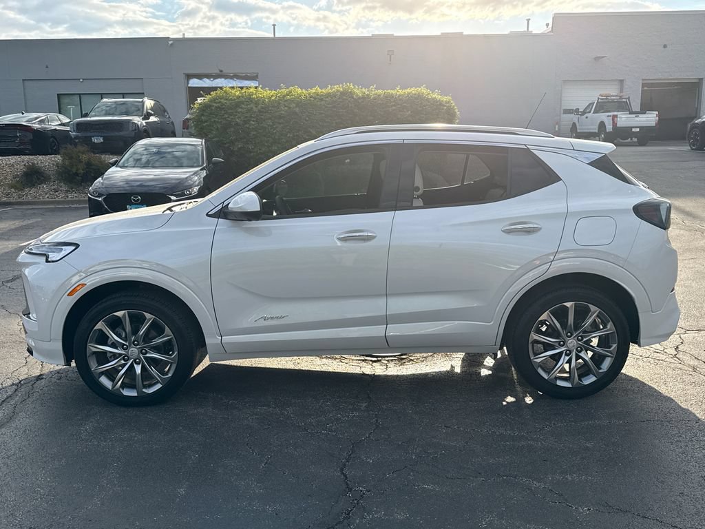 Certified 2025 Buick Encore GX Avenir w/ Avenir Technology Package AWD/4WD image 7
