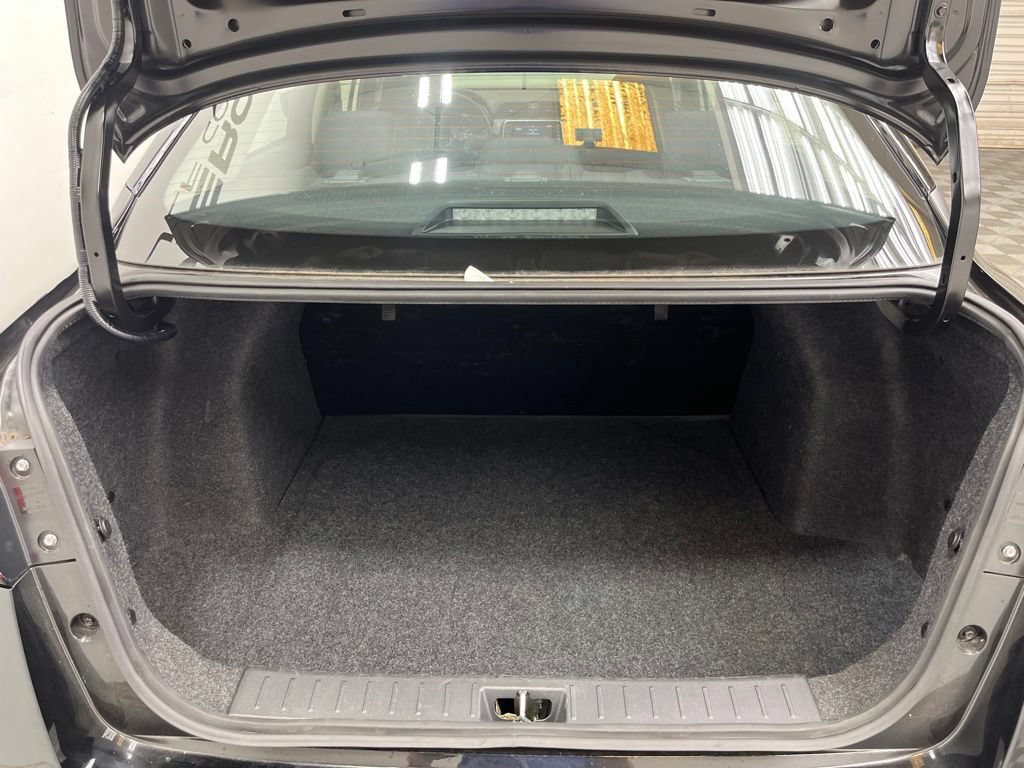 Used 2025 Nissan Versa S w/ Trunk Package FWD image 23