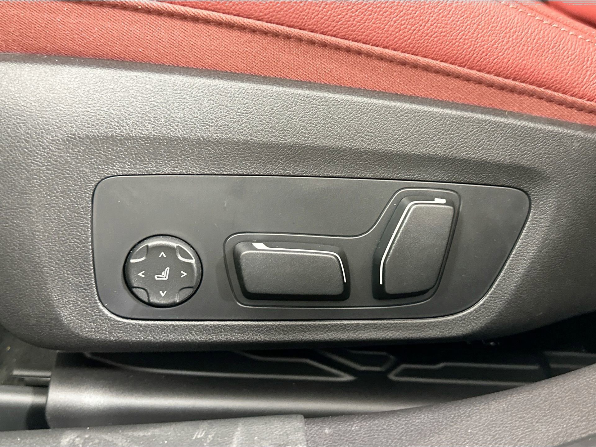 New 2026 BMW 330i xDrive Sedan w/ Premium Package image 18