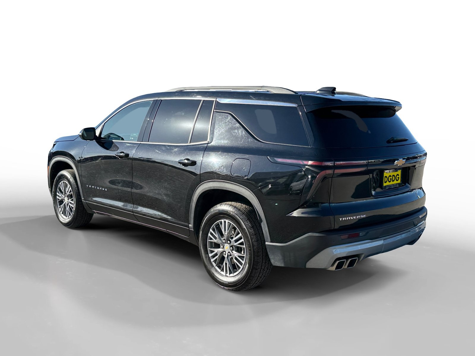 Used 2025 Chevrolet Traverse LT FWD image 3