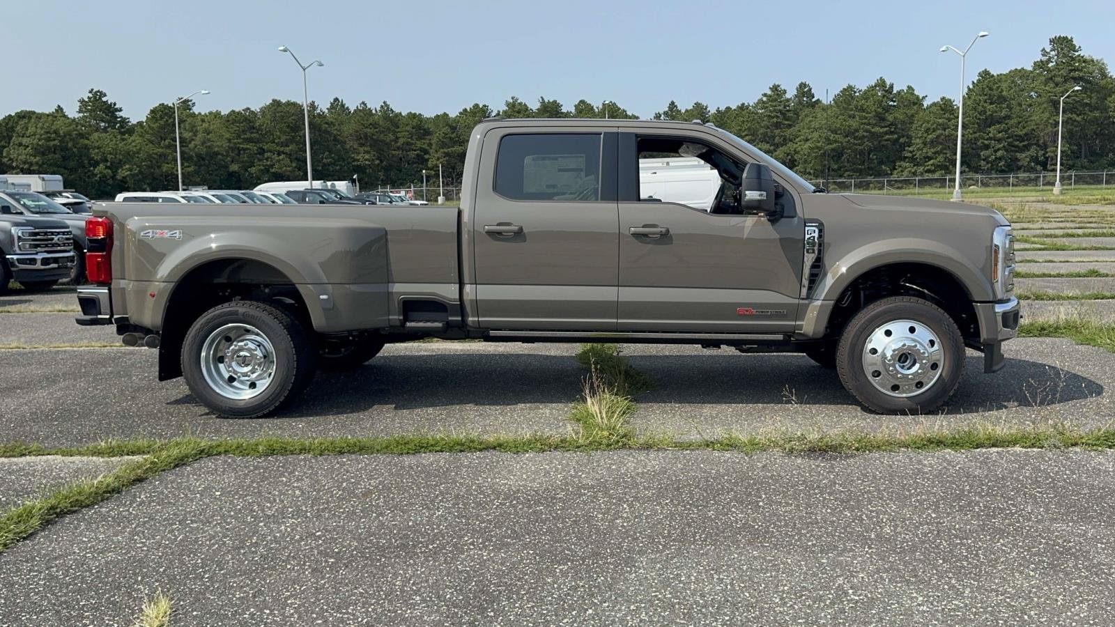 New 2026 Ford F450 Lariat w/ Lariat Ultimate Package AWD/4WD image 4