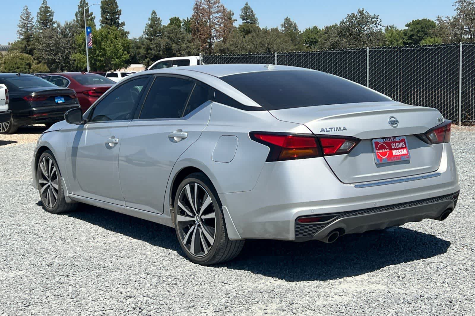 Used 2022 Nissan Altima 2.5 SR FWD image 7