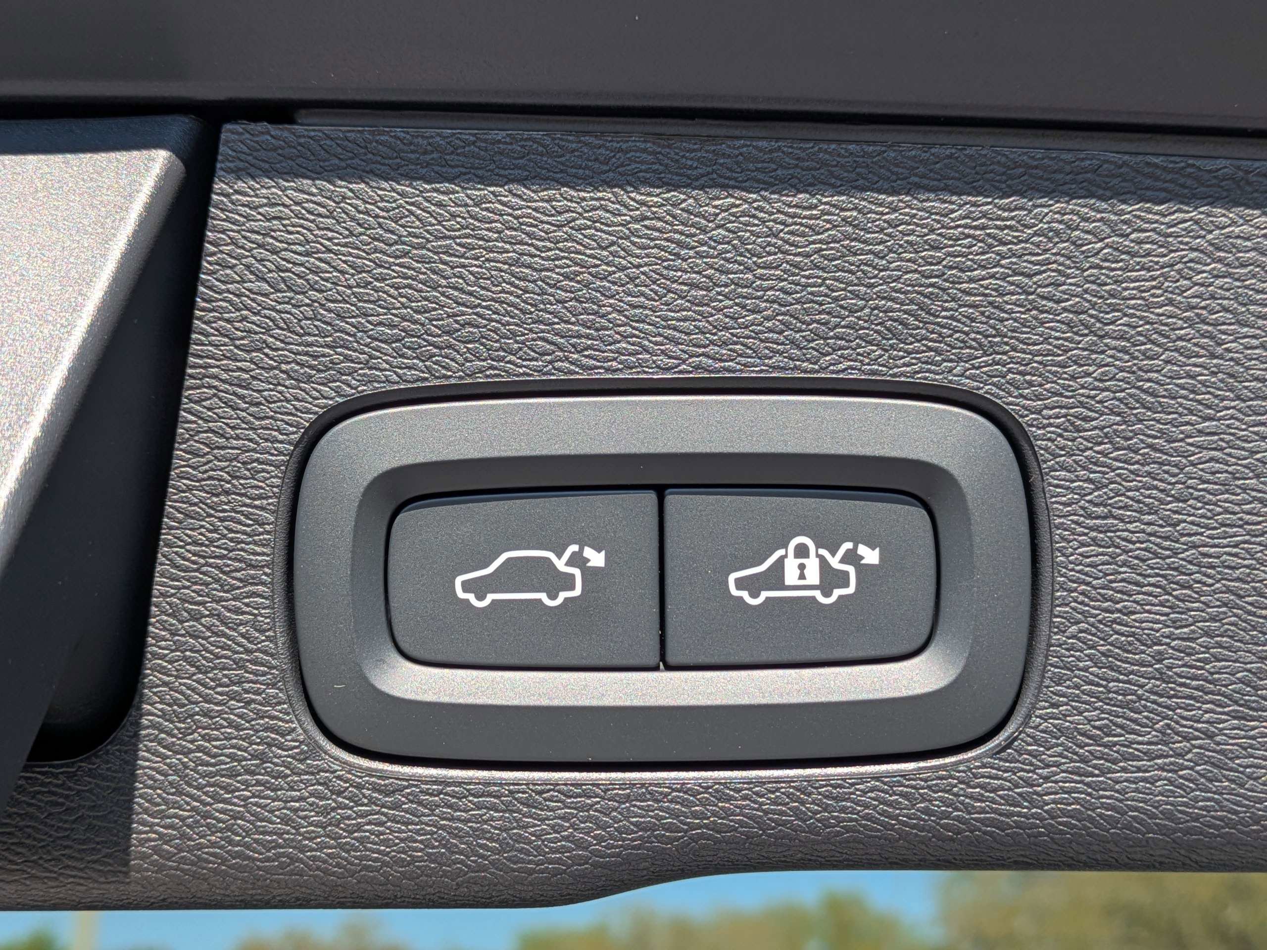 New 2026 Volvo XC60 B5 Plus w/ Protection Package Premier image 14