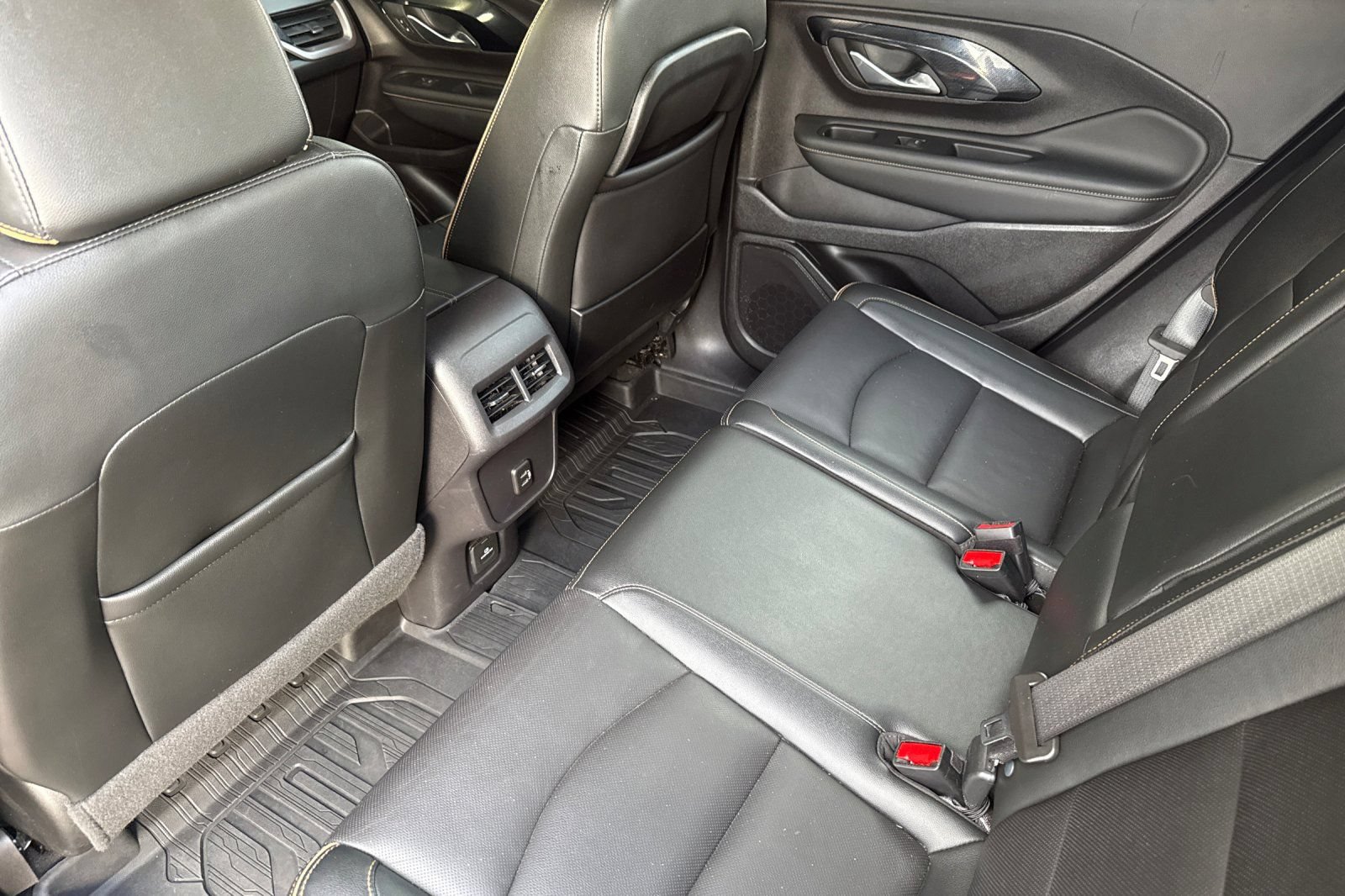 Used 2024 GMC Terrain AT4 w/ LPO, Floor Liner Package AWD/4WD image 13