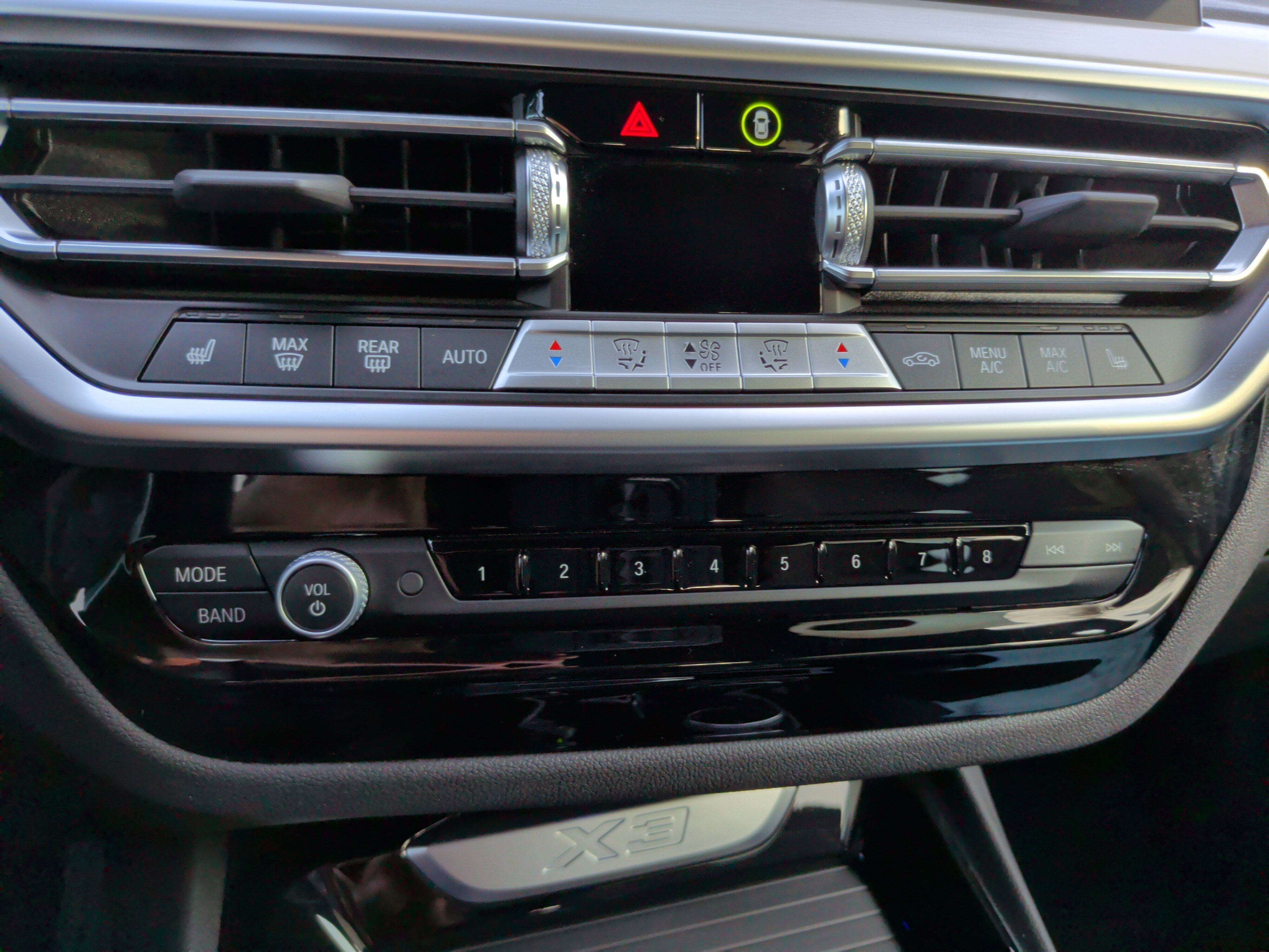 Certified 2024 BMW X3 xDrive30i w/ Convenience Package image 18