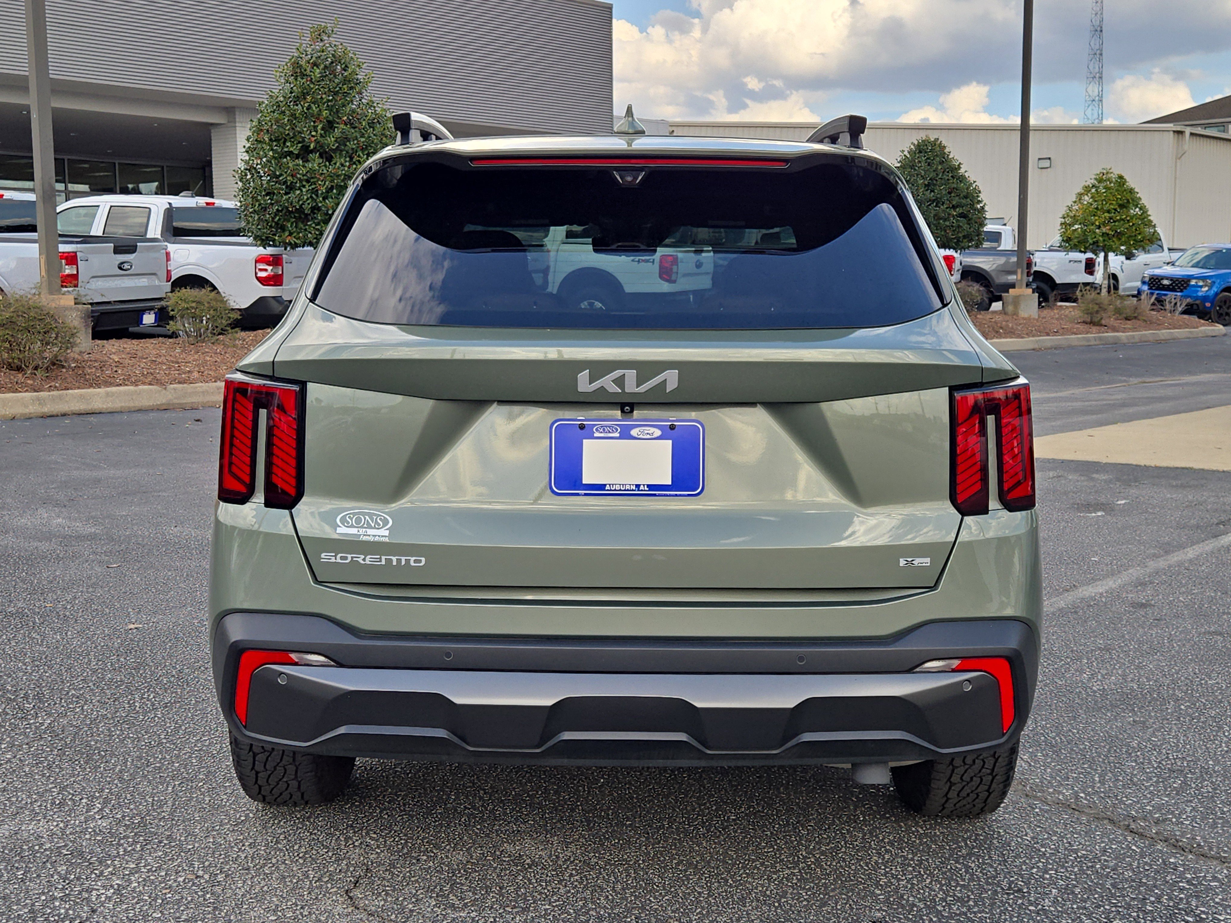 Used 2024 Kia Sorento SX Prestige w/ Olive Brown Leather Package image 8