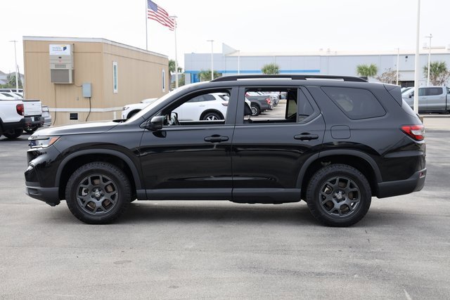 Certified 2025 Honda Pilot TrailSport image 5