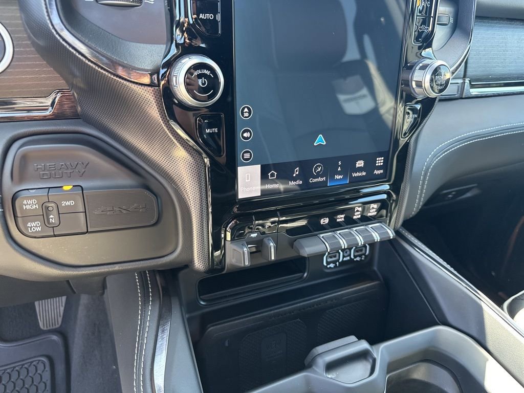 Used 2024 RAM 2500 Limited image 35