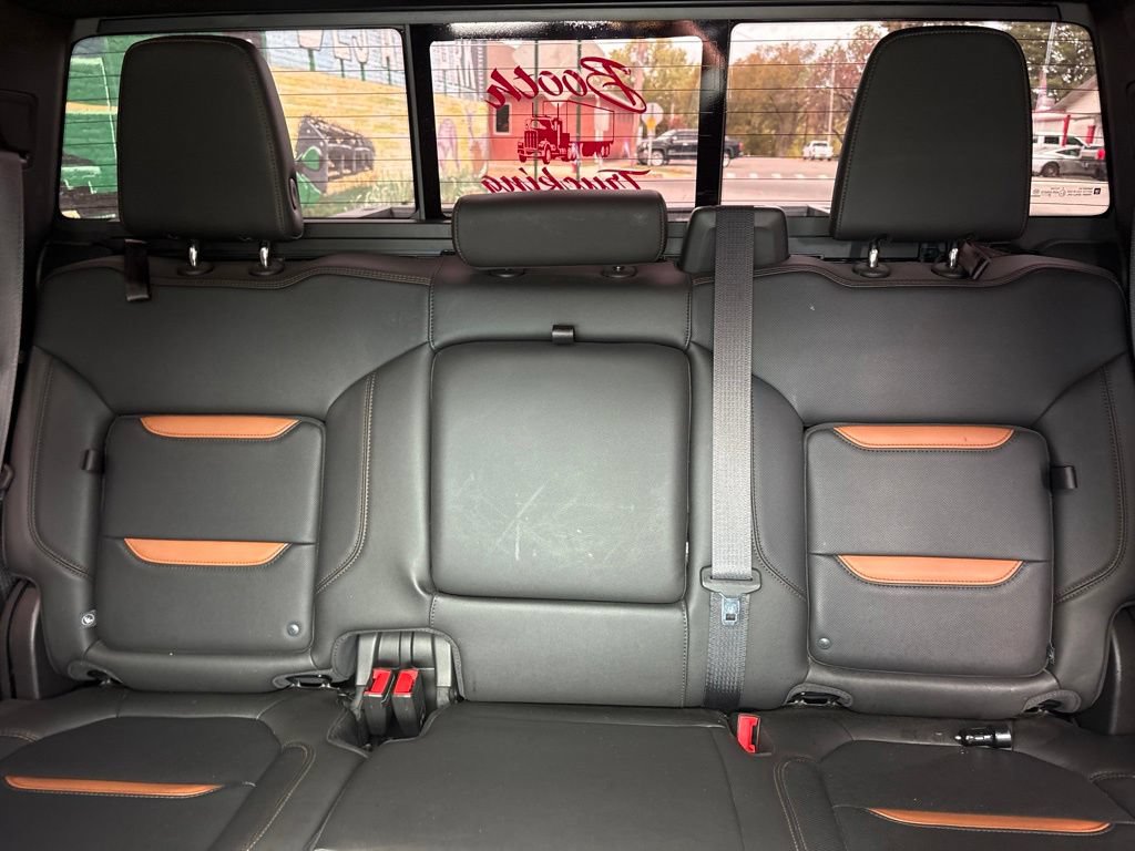 Used 2021 GMC Sierra 2500 AT4 w/ AT4 Premium Plus Package AWD/4WD image 16