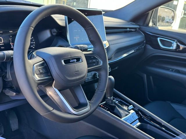 New 2026 Jeep Compass Latitude image 17