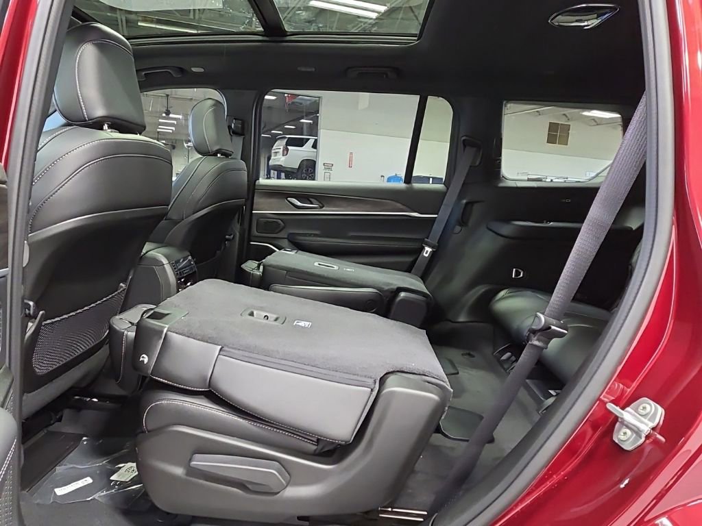 New 2026 Jeep Grand Cherokee L Limited image 40