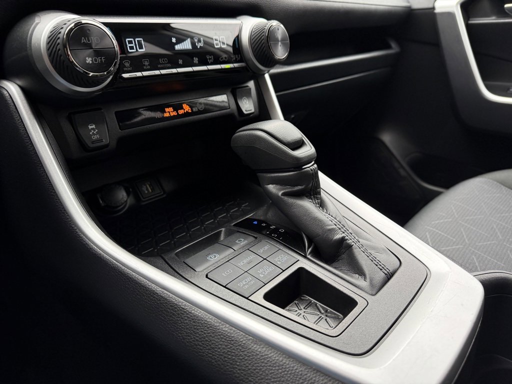 Certified 2025 Toyota RAV4 XLE image 28