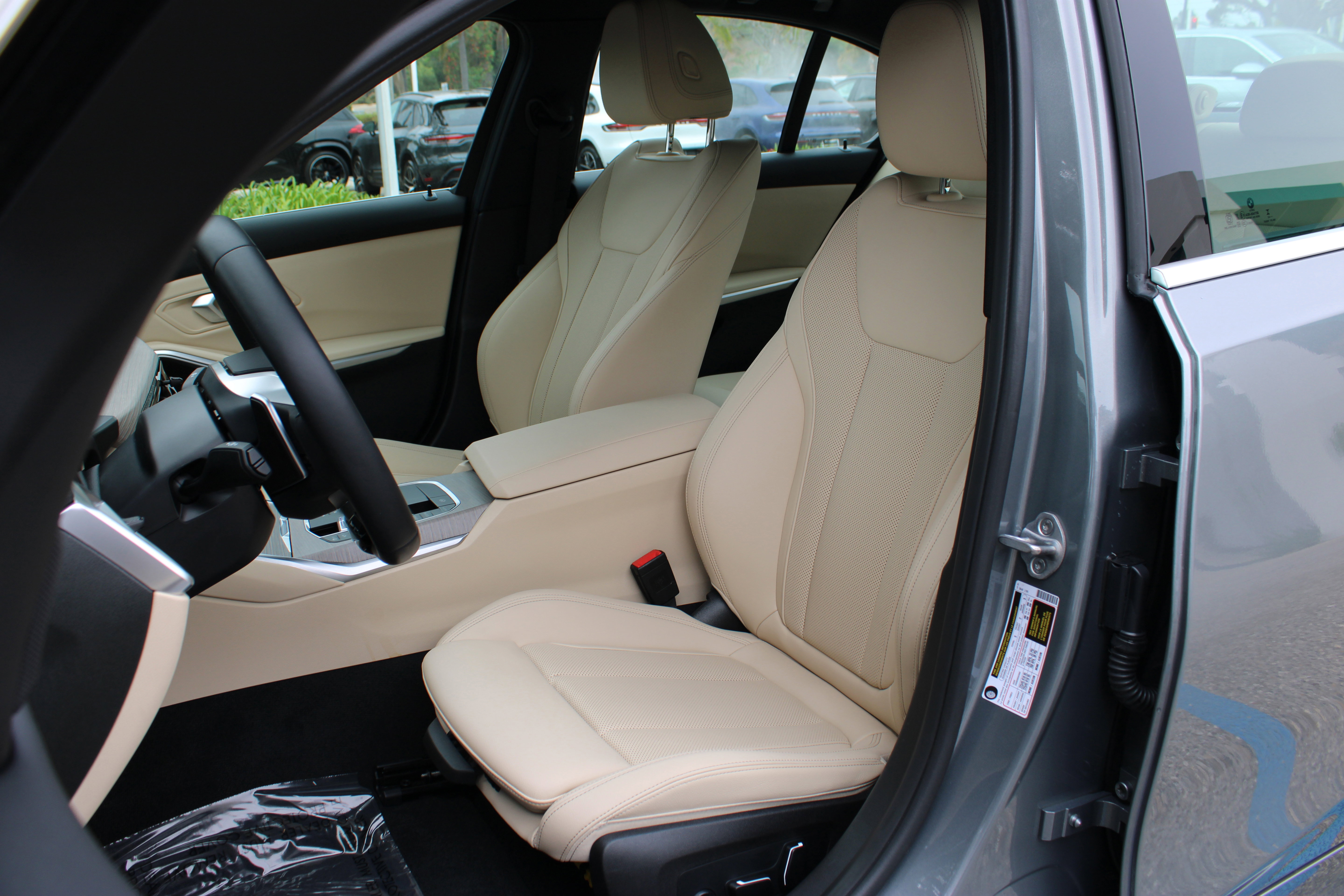 Used 2025 BMW 330i Sedan w/ Convenience Package image 16