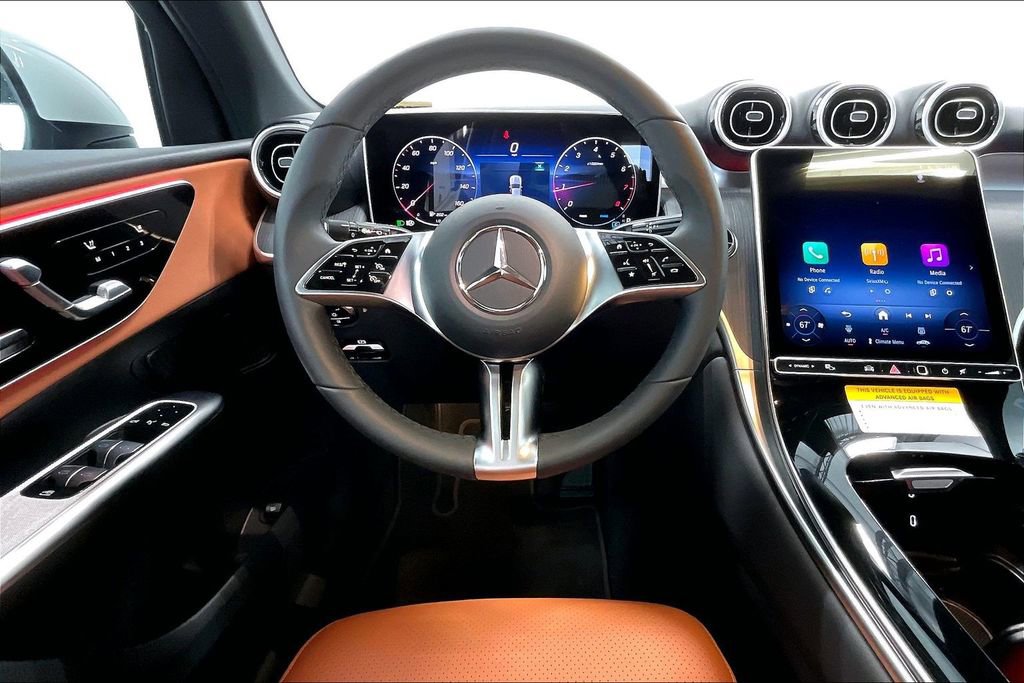 Used 2026 Mercedes-Benz GLC 300 image 5