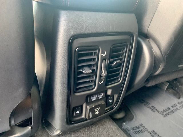 Used 2022 Dodge Durango R/T w/ Blacktop Package AWD/4WD image 18
