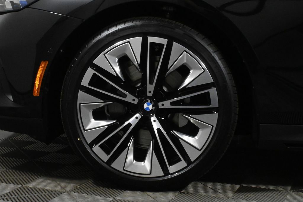 Used 2026 BMW 530i xDrive w/ Premium Package image 12