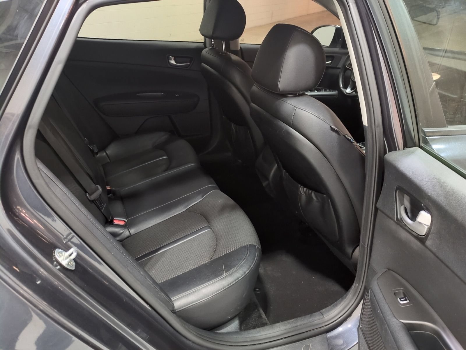 Used 2018 Kia Optima S FWD image 10