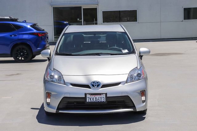 Used 2015 Toyota Prius Three w/ Preferred Accessory Package FWD image 2