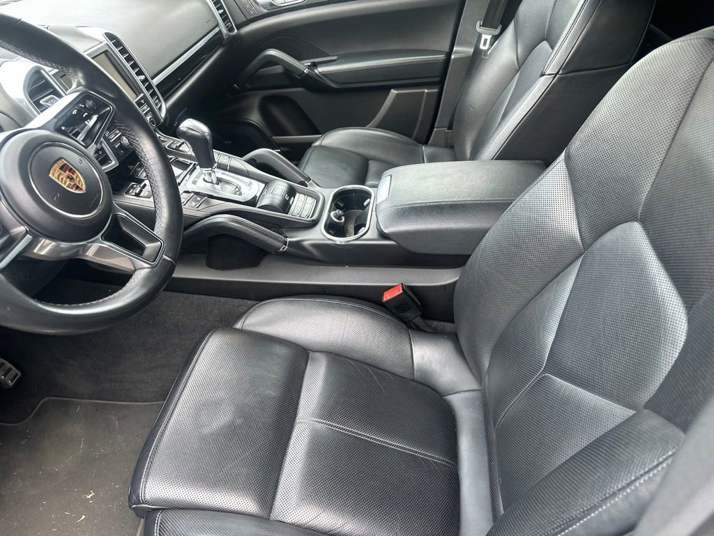 Used 2016 Porsche Cayenne S AWD/4WD image 7