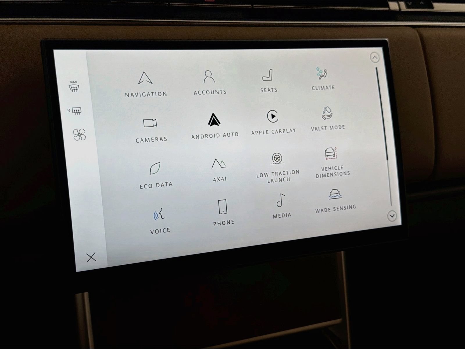 New 2026 Land Rover Range Rover SE AWD/4WD image 18