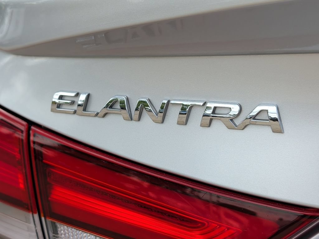 Used 2016 Hyundai Elantra Sport FWD image 41