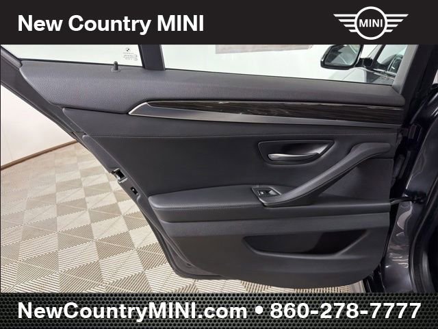 Used 2016 BMW 550i xDrive Sedan AWD/4WD image 11