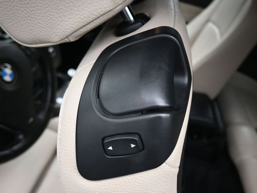 Used 2012 BMW 135i Convertible image 24