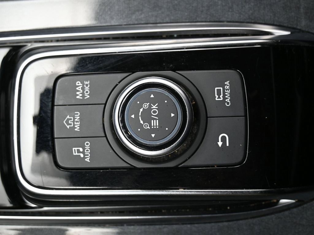 Used 2023 Nissan Armada SV image 26