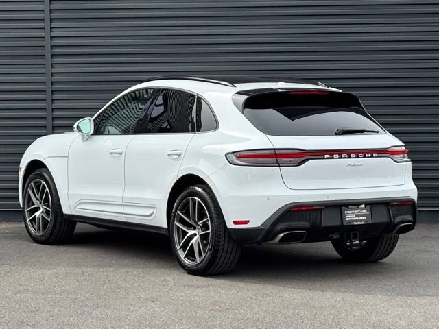 Certified 2025 Porsche Macan image 3