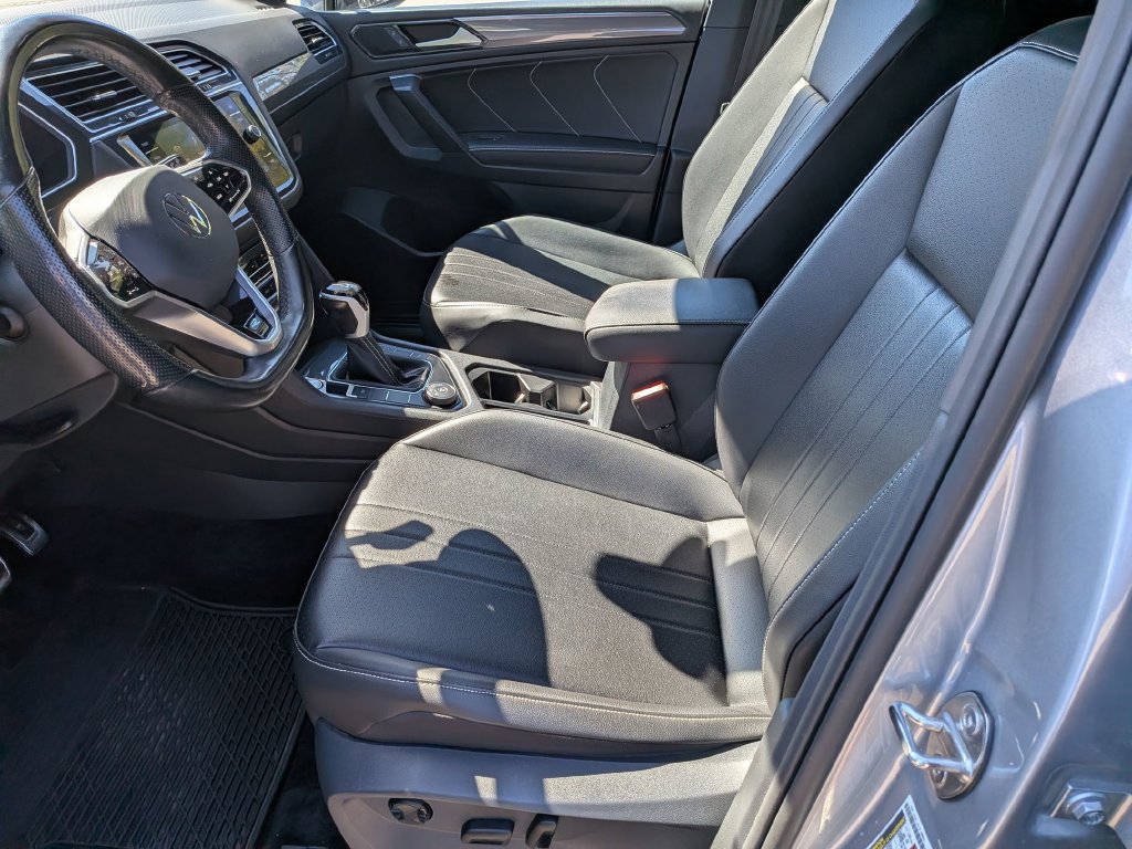 Used 2024 Volkswagen Tiguan SE R-Line AWD/4WD image 12