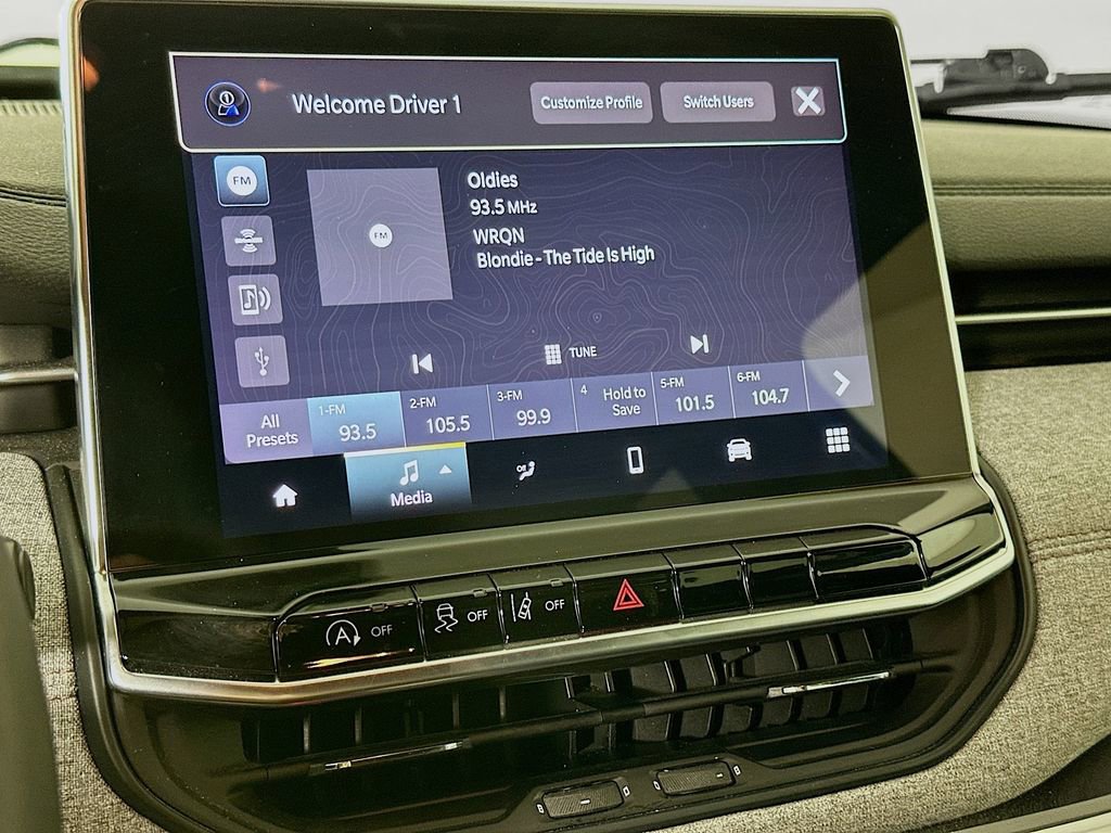 Certified 2023 Jeep Compass Latitude image 23