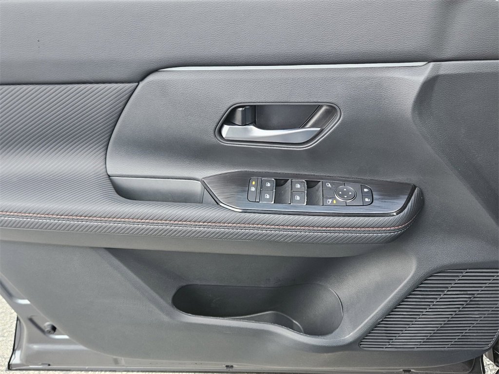 New 2026 Nissan Kicks SR image 28