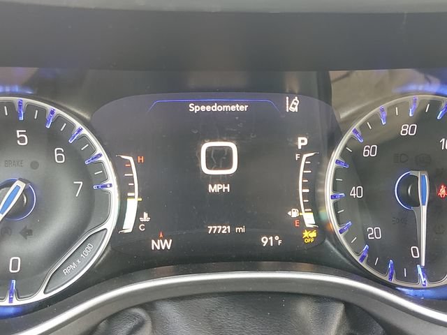Used 2023 Chrysler Pacifica Touring-L FWD image 24