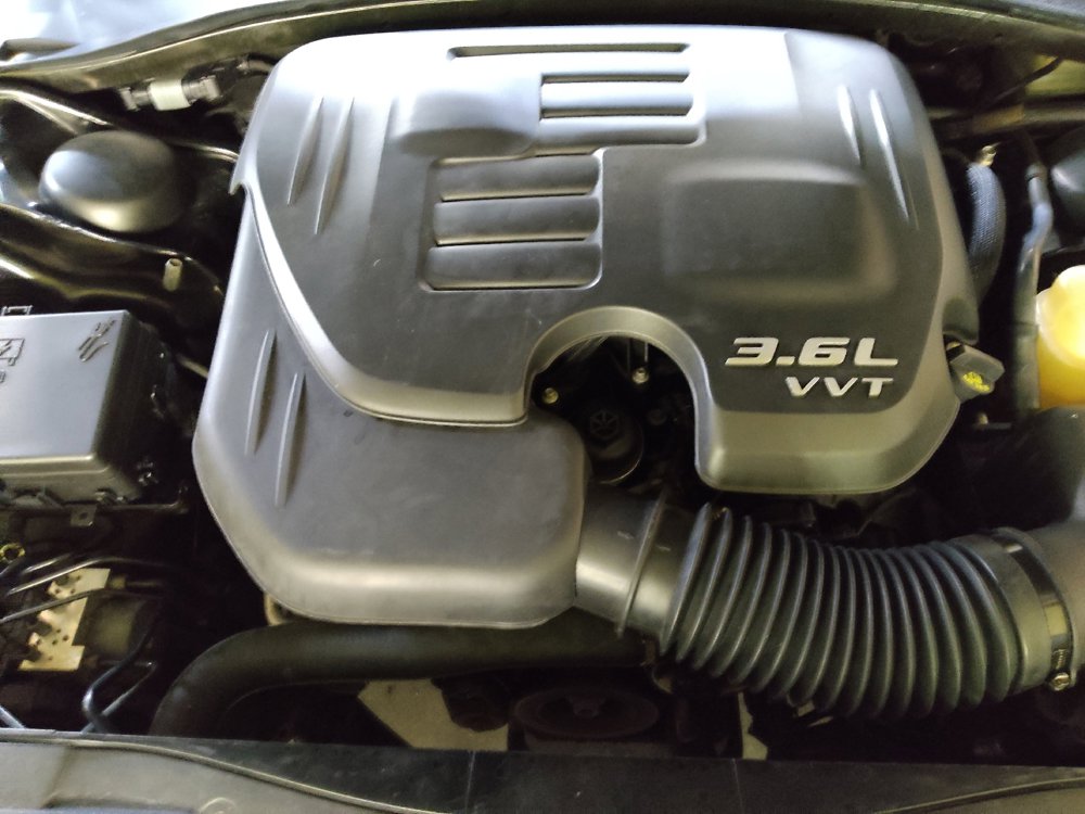 Used 2017 Chrysler 300 C RWD image 30
