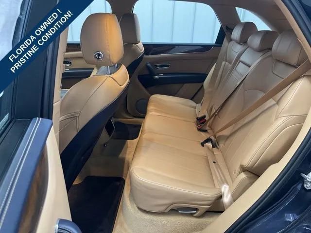 Used 2018 Bentley Bentayga AWD/4WD image 16