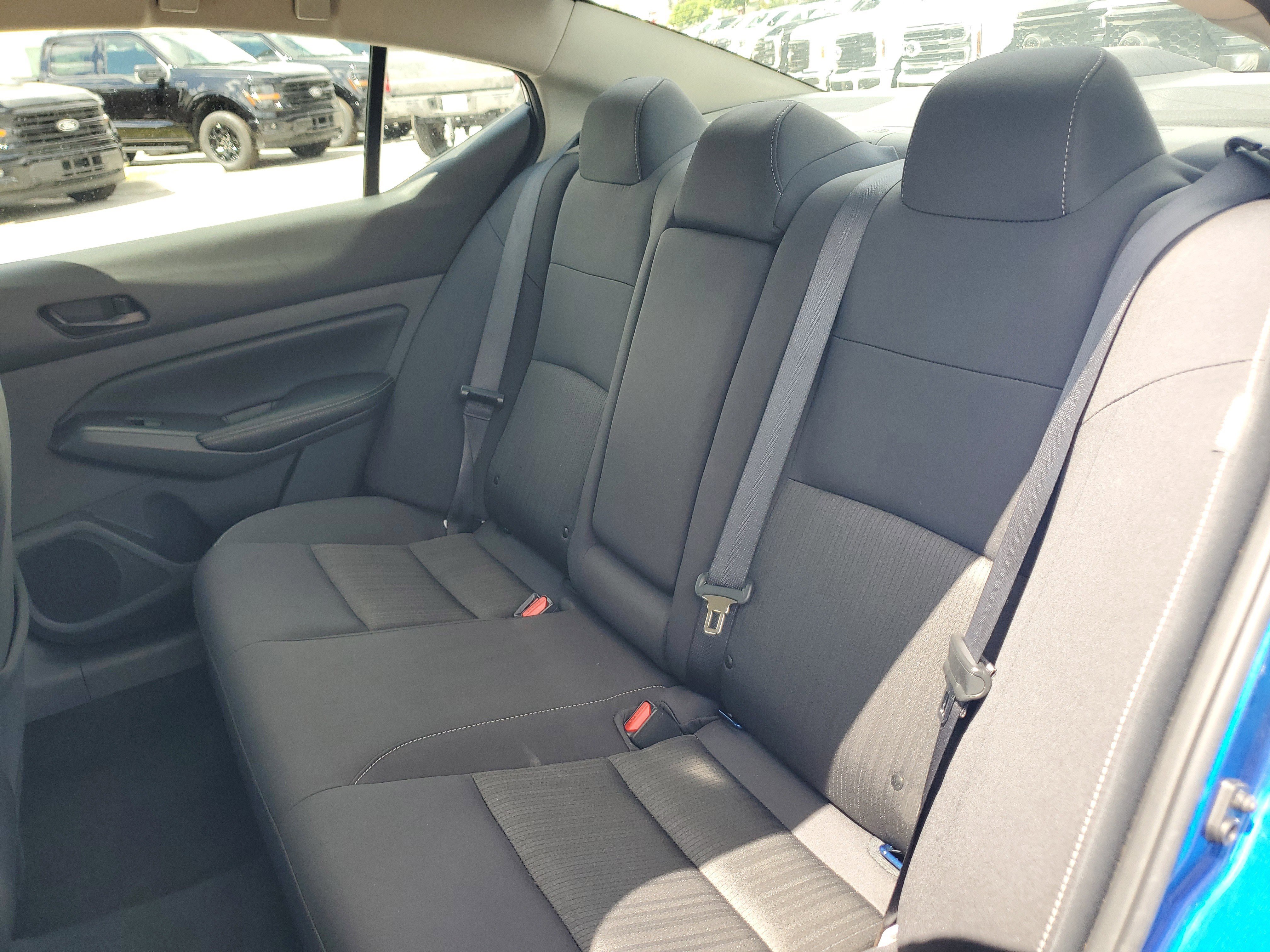 Used 2025 Nissan Altima 2.5 SV image 12