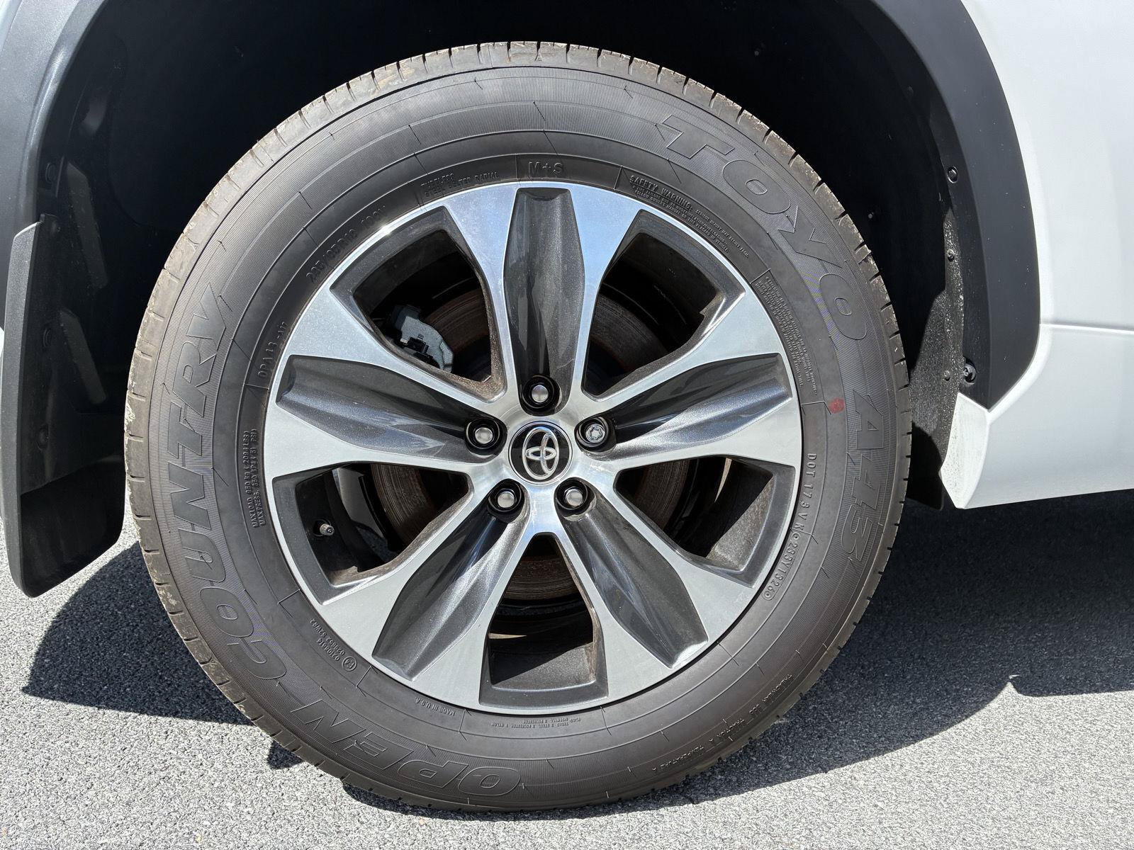 Used 2026 Toyota Highlander XLE AWD/4WD image 39