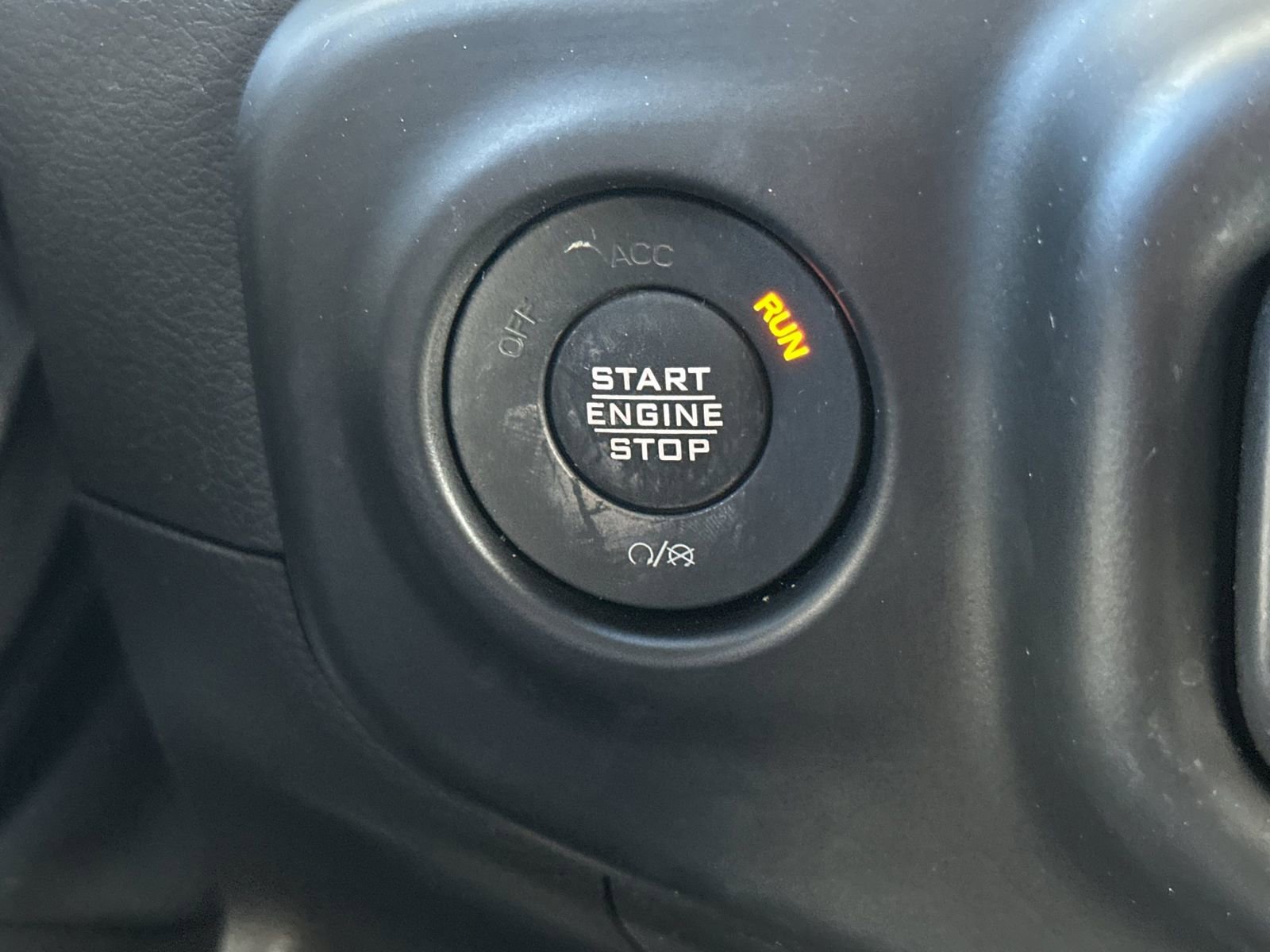 Used 2022 Jeep Wrangler Unlimited Sahara image 25