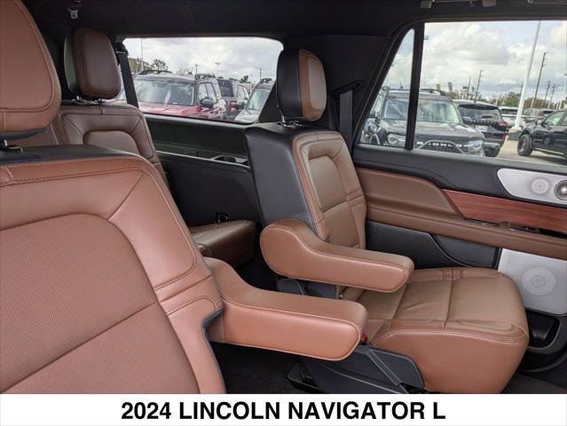 Used 2024 Lincoln Navigator L Reserve AWD/4WD image 23
