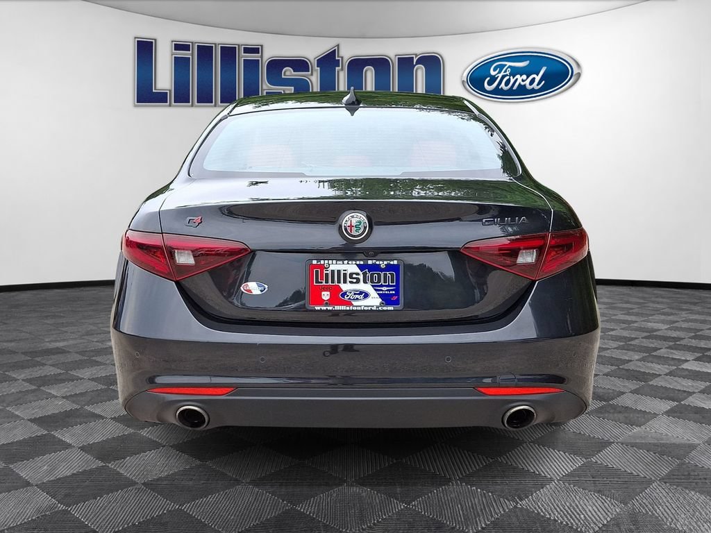 Used 2021 Alfa Romeo Giulia Ti w/ Nero Edizione AWD/4WD image 5