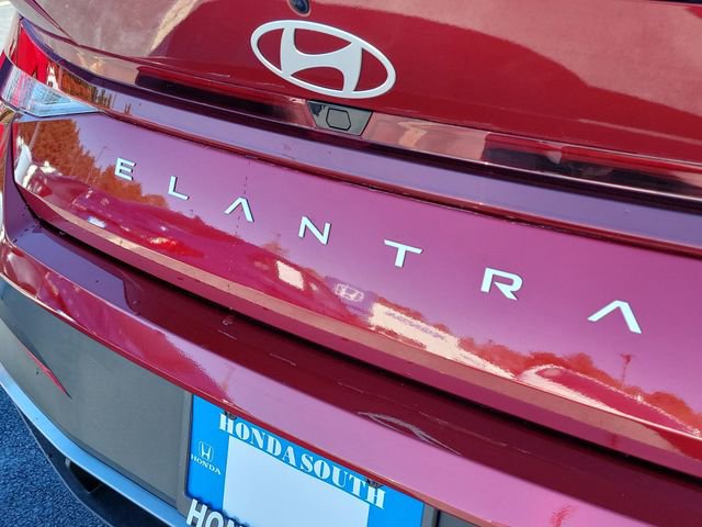 Used 2025 Hyundai Elantra Sport image 8