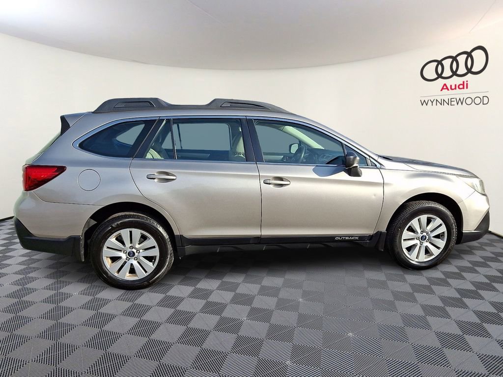 Used 2018 Subaru Outback 2.5i image 7