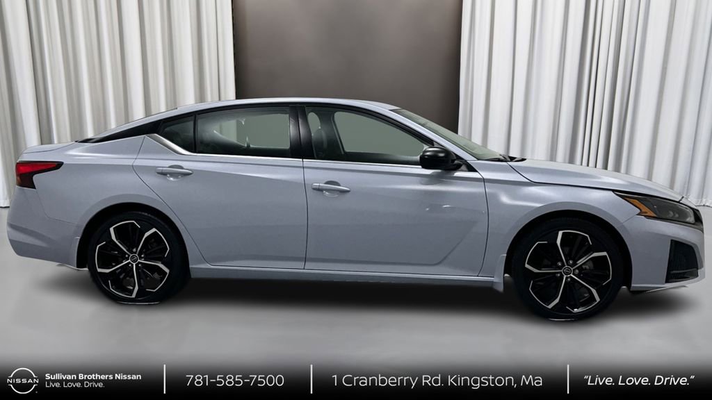 Certified 2024 Nissan Altima 2.5 SR w/ SR Premium Package FWD image 4