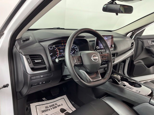 Used 2025 Nissan Rogue SV w/ SV Premium Package FWD image 21