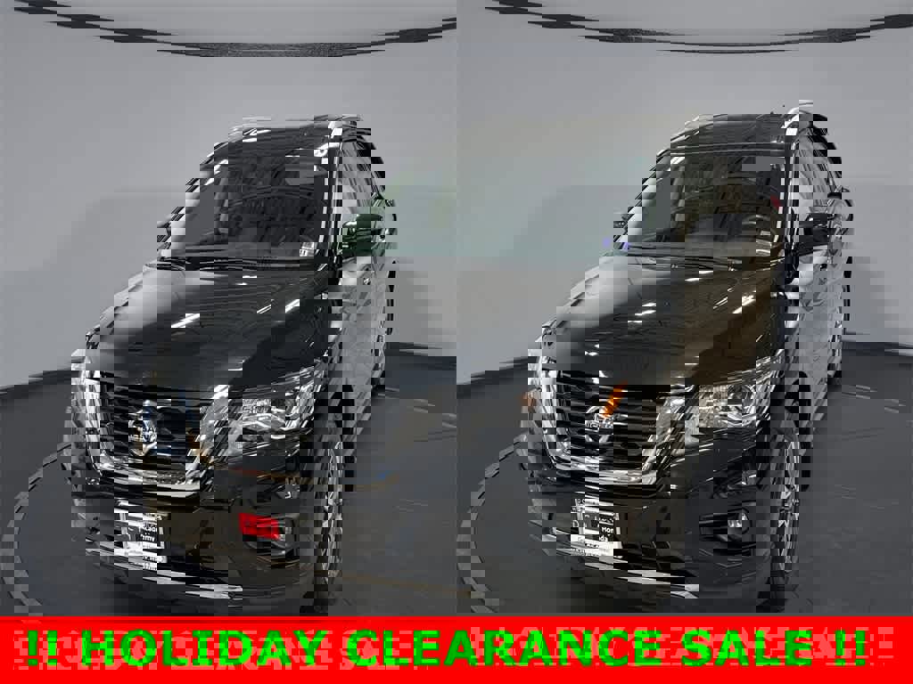 Used 2019 Nissan Pathfinder SV image 1