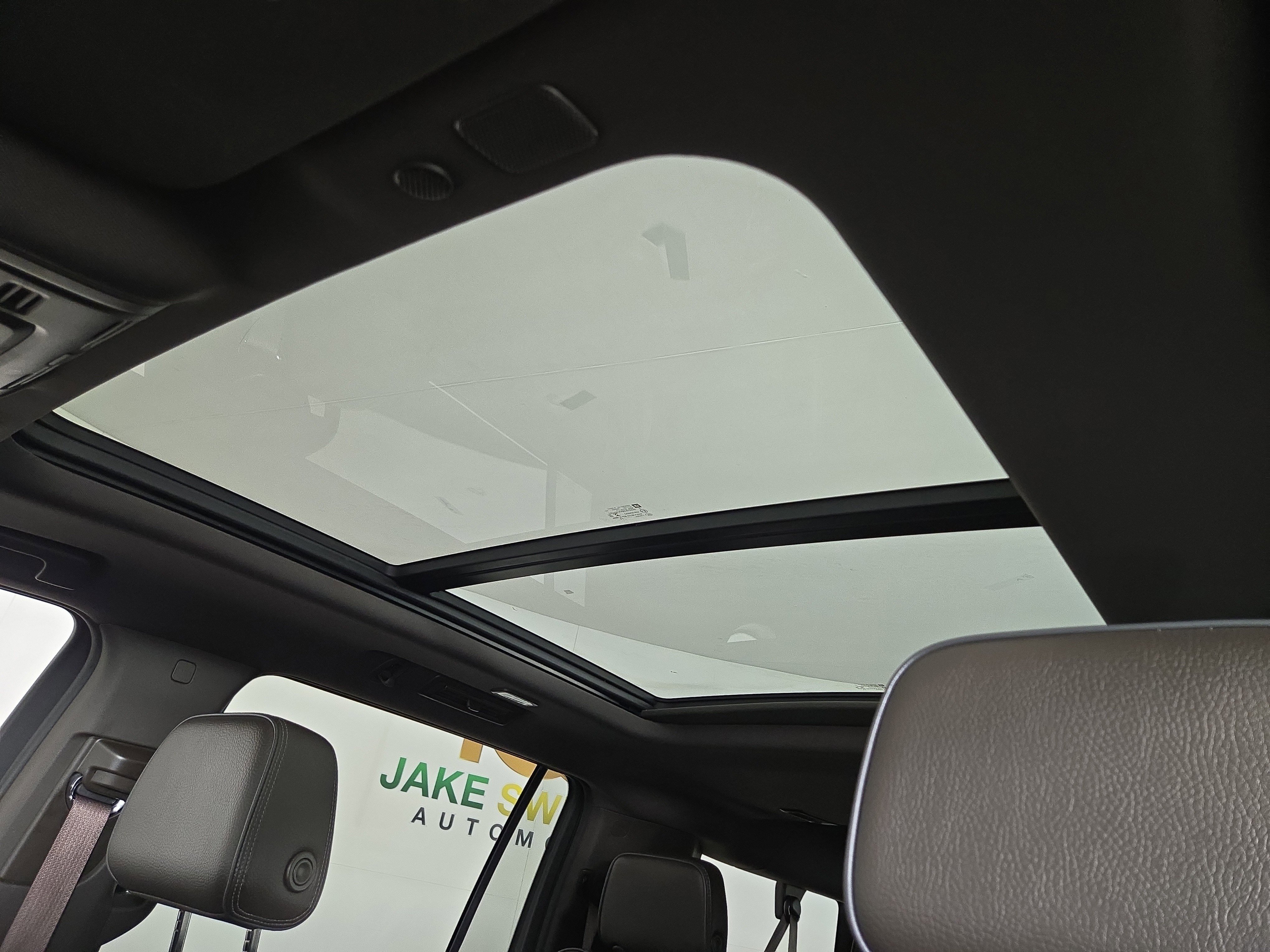 Used 2022 GMC Yukon XL Denali w/ Denali Premium Package image 23