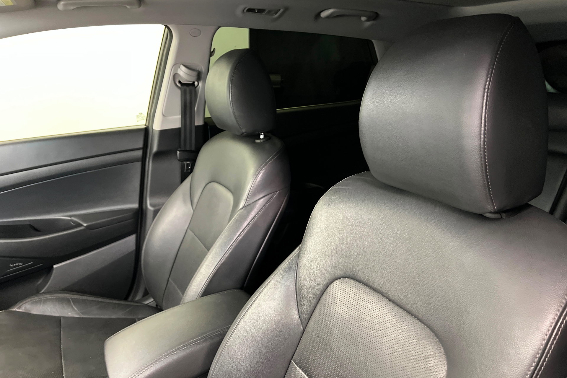 Used 2019 Hyundai Tucson Ultimate w/ Cargo Package AWD/4WD image 17