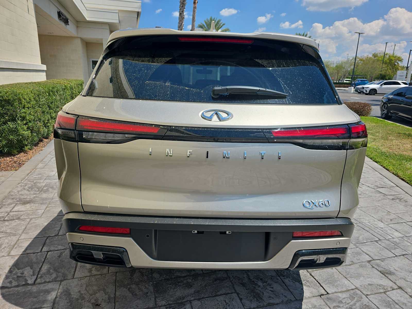 Used 2025 INFINITI QX60 Luxe FWD image 5
