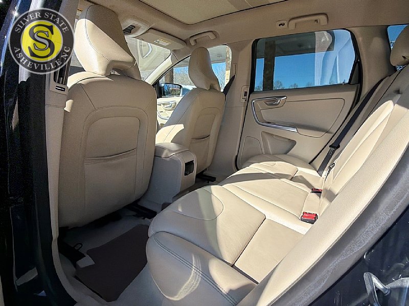 Used 2016 Volvo XC60 T5 Premier w/ Proximity Package AWD/4WD image 13