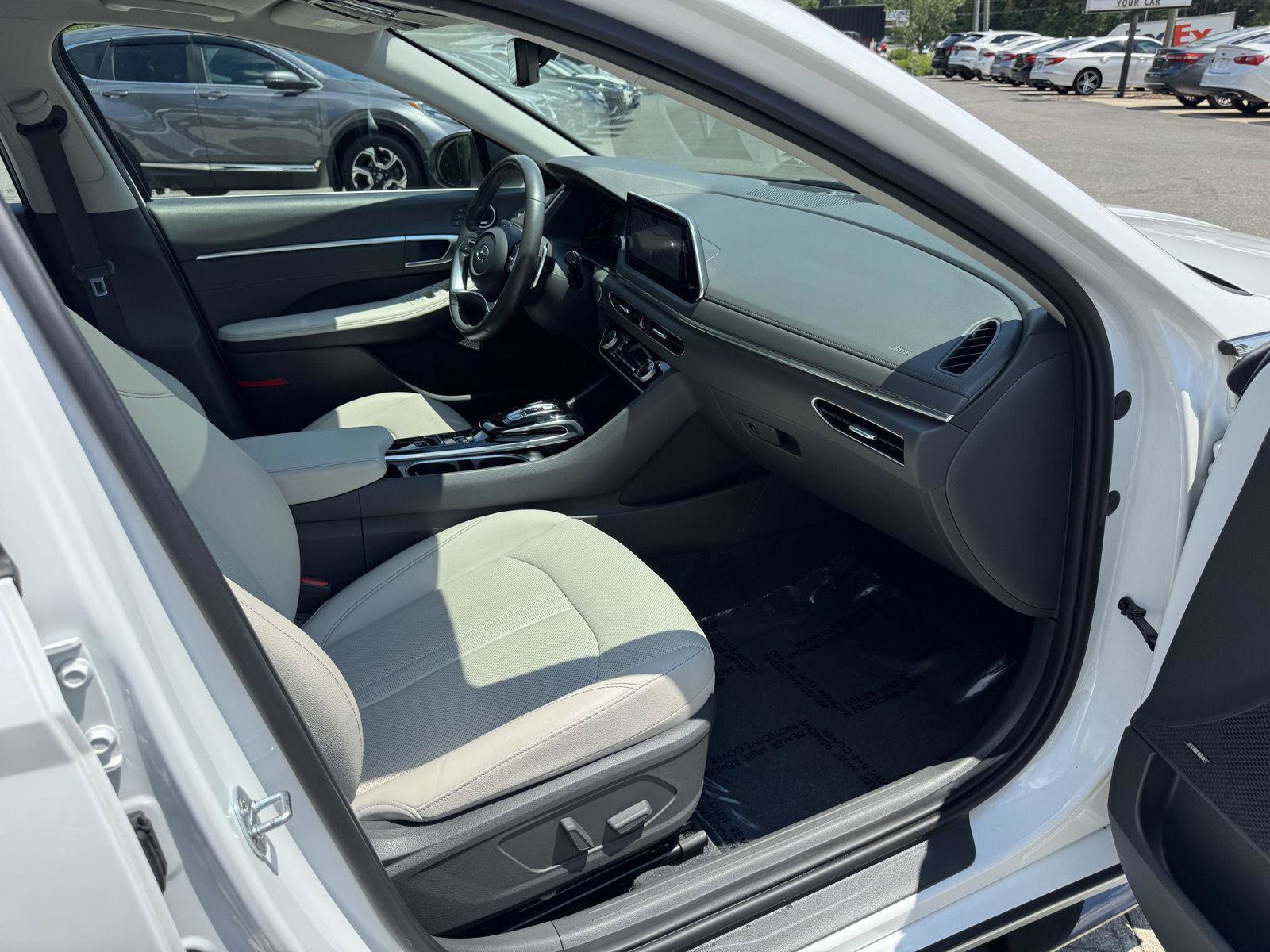 Used 2022 Hyundai Sonata Limited FWD image 16